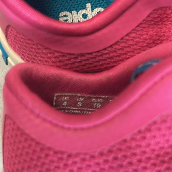 People - Pink and White Sneakers with Breathable Mesh and Sporty Design - Picture 5 of 7